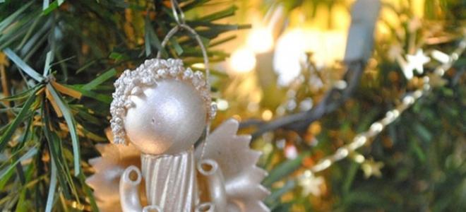 Mainan Tahun Baru untuk pohon Natal dari bahan bekas
